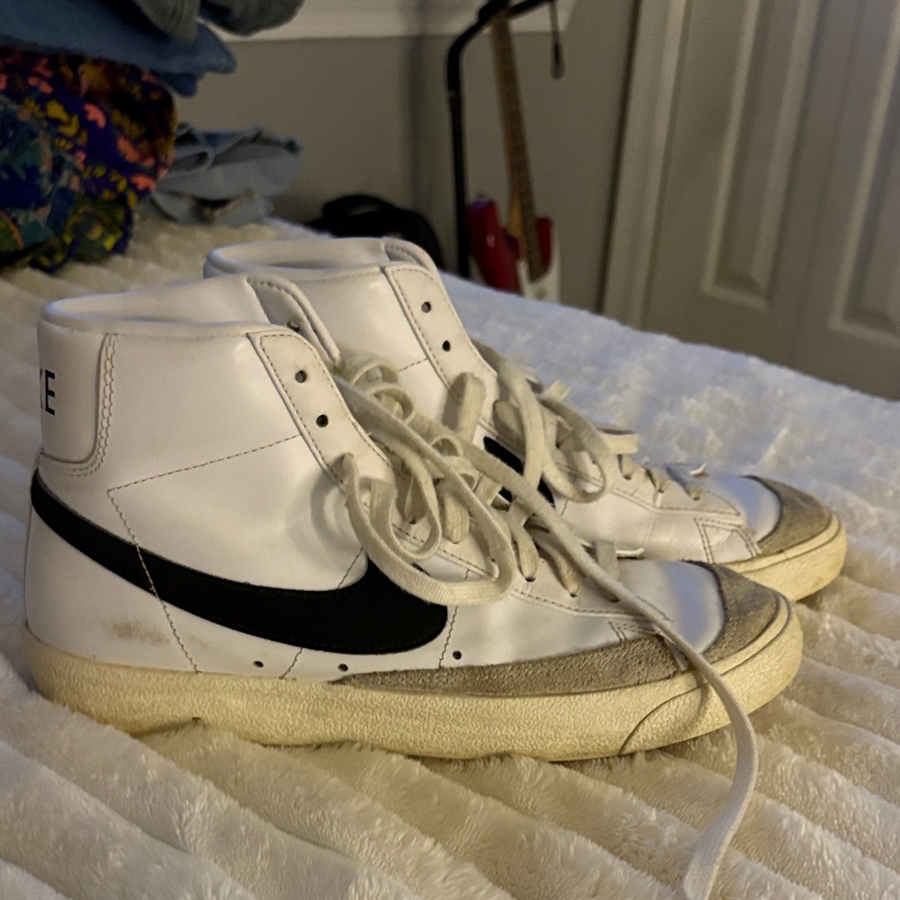 Nike White blazers size 9